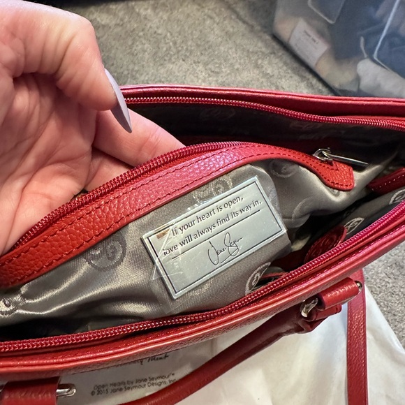 Jane Seymour - open hearts tote purse with adjustable strap & carry handles - Picture 5 of 5